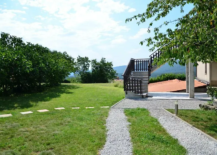 Apartma Louis Apartment *